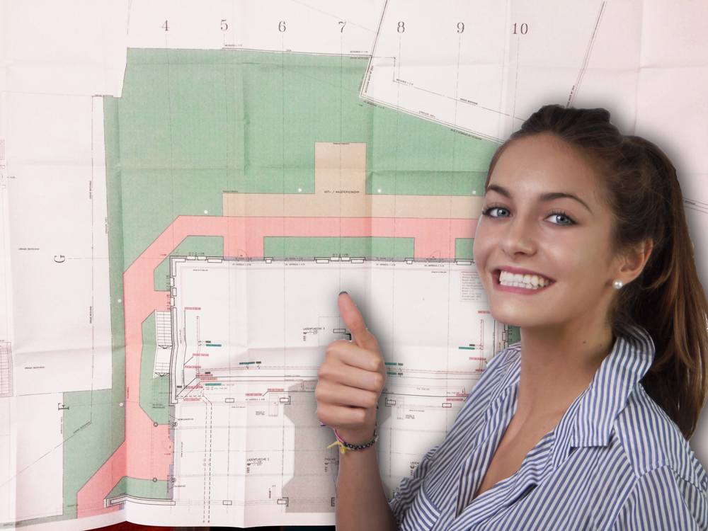 Nadine mit den Plänen für dasÄrzte und Gesundheitszentrum in Olten