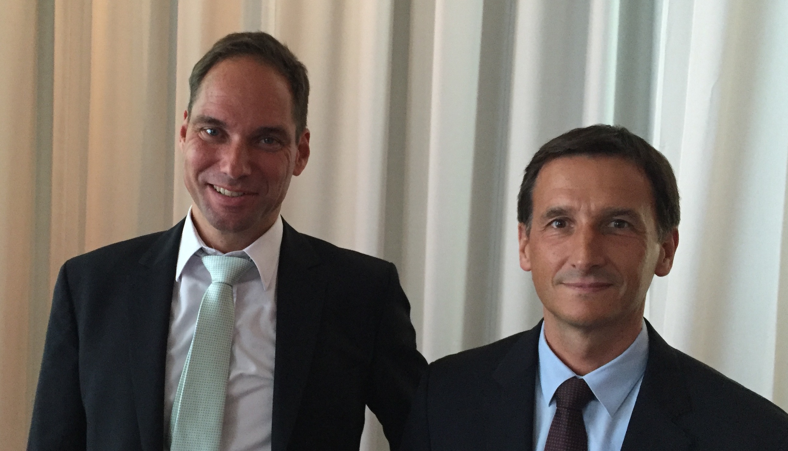 Prof. Dr. Nils Homann, Wolfsburg und Prof. Dr. Arndt Vogel, Hannover (v.l.; Foto: MEDIZIN ASPEKTE) Prof. Dr. Nils Homann, Wolfsburg und Prof. Dr. Arndt Vogel, Hannover (v.l.; Foto: MEDIZIN ASPEKTE)