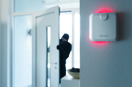 Mit devolo Home Control den Urlaub entspannt genießen. Mit devolo Home Control den Urlaub entspannt genießen.