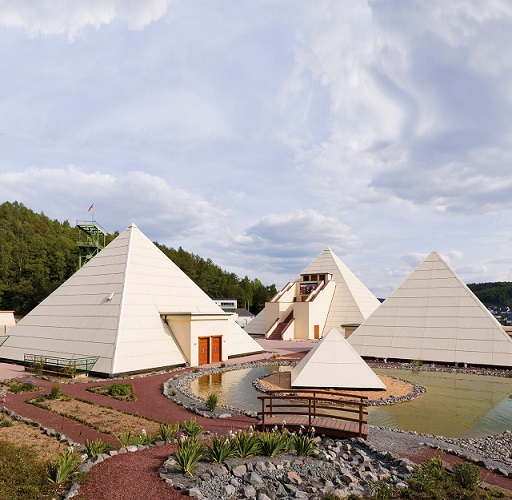Vier Pyramiden bilden die traumhafte Kulisse für den Familientag im Galileo-Park am 14. August 2016