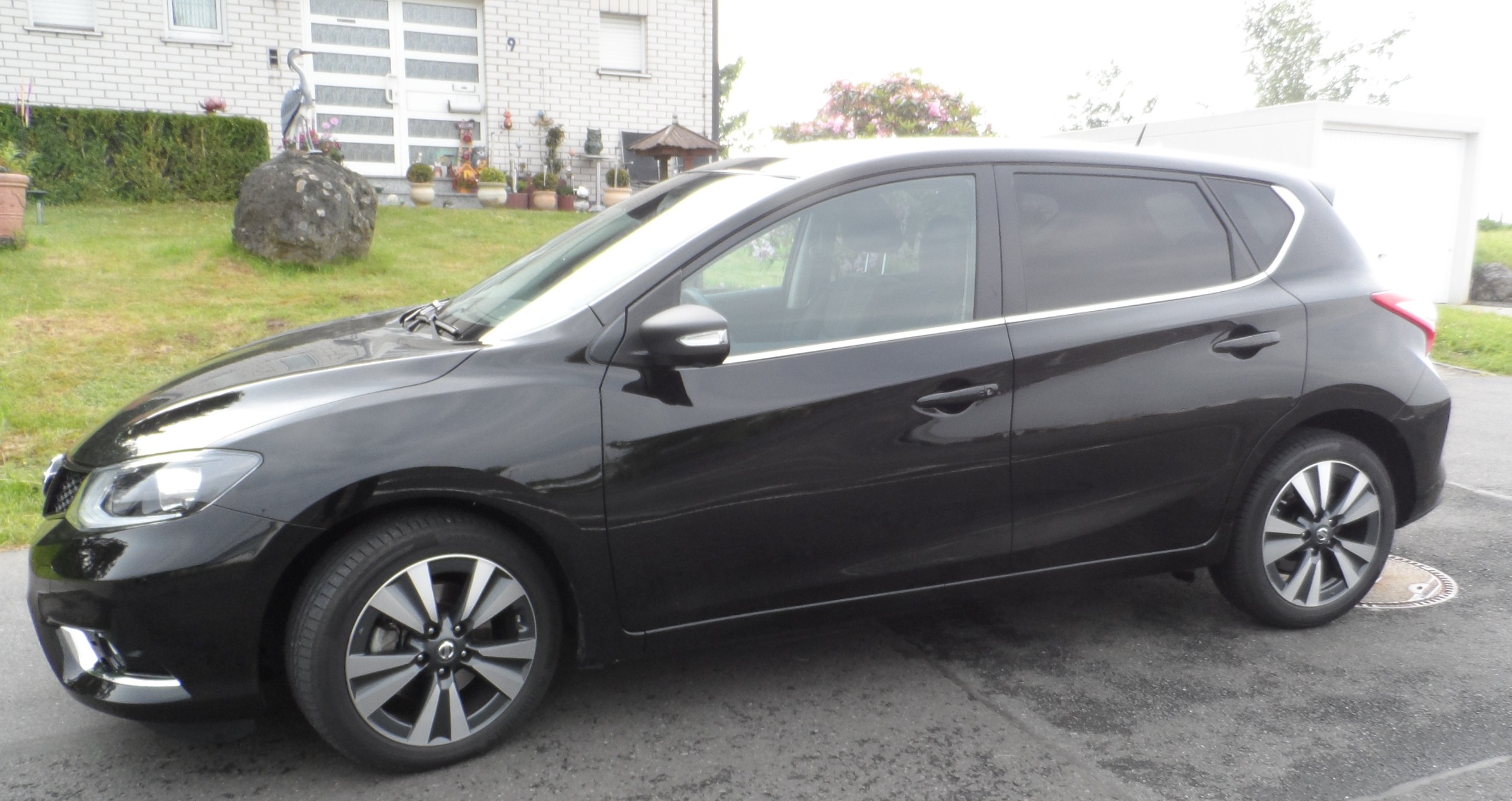 Sportlich-schicke Linienführung: Nissan Pulsar. (Foto: Presseweller)