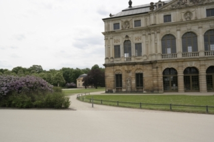 Gartenkunst in XXL: Wassergebundene Wegedecken im Großen Garten Dresden Gartenkunst in XXL: Wassergebundene Wegedecken im Großen Garten Dresden