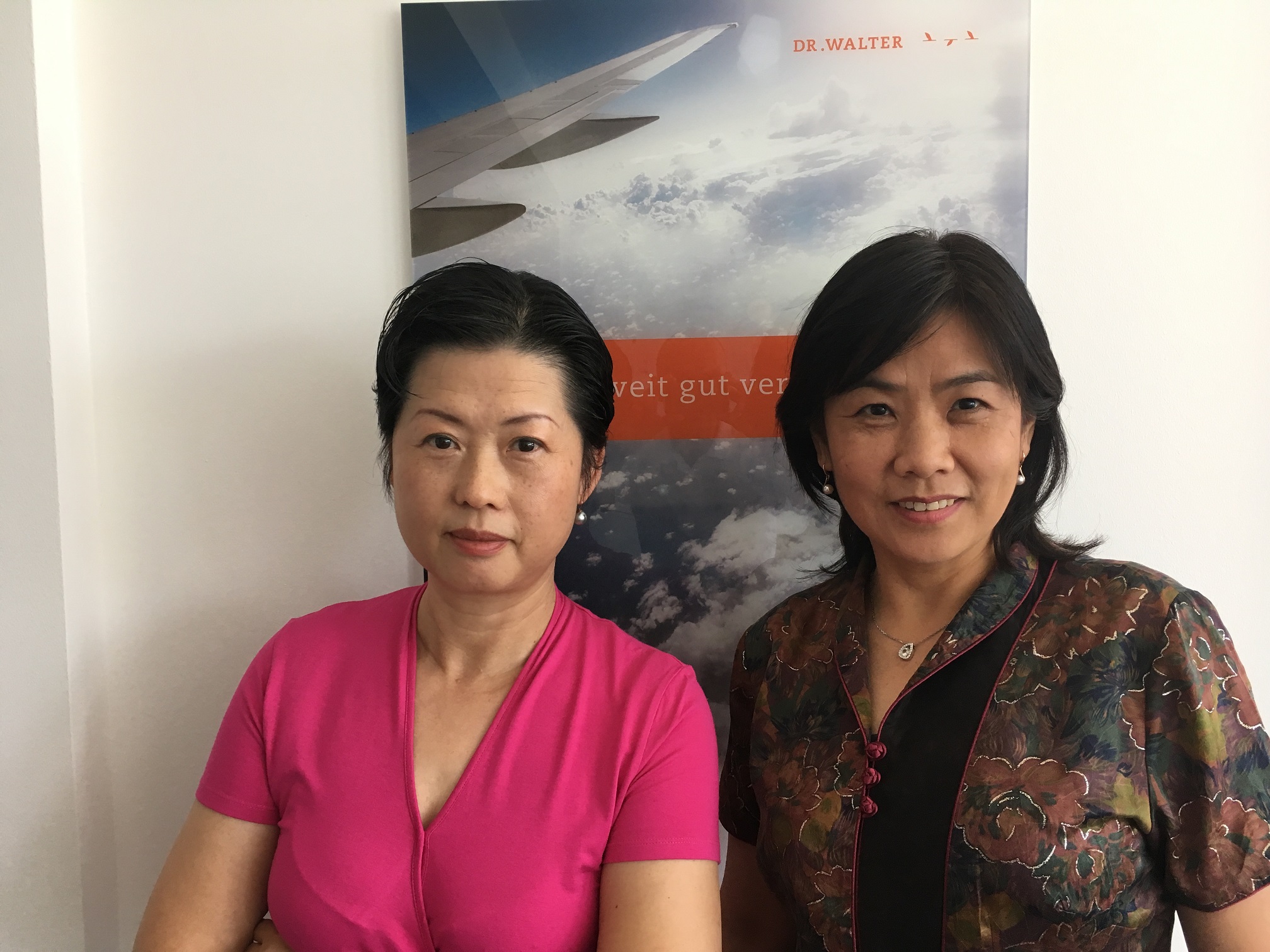Mei Wang und Yun Zhou-Pastor betreuen die chinesischen Kunden. Mei Wang und Yun Zhou-Pastor betreuen die chinesischen Kunden.