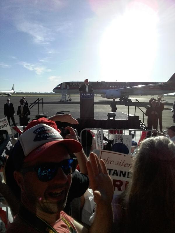 Redner und Multitalent Michael Wigge bei der"Trump Rally" von Donald Trump