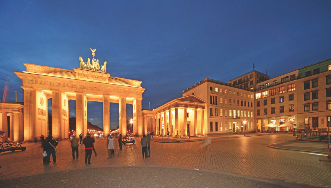 Das Office Center befindet sich nur 35 Schritte vom Brandenburger Tor im Palais am Pariser Platz. Das Office Center befindet sich nur 35 Schritte vom Brandenburger Tor im Palais am Pariser Platz.