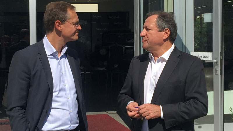 Der Regierende Bürgermeister Michael Müller besuchte Taxi Berlin Der Regierende Bürgermeister Michael Müller besuchte Taxi Berlin