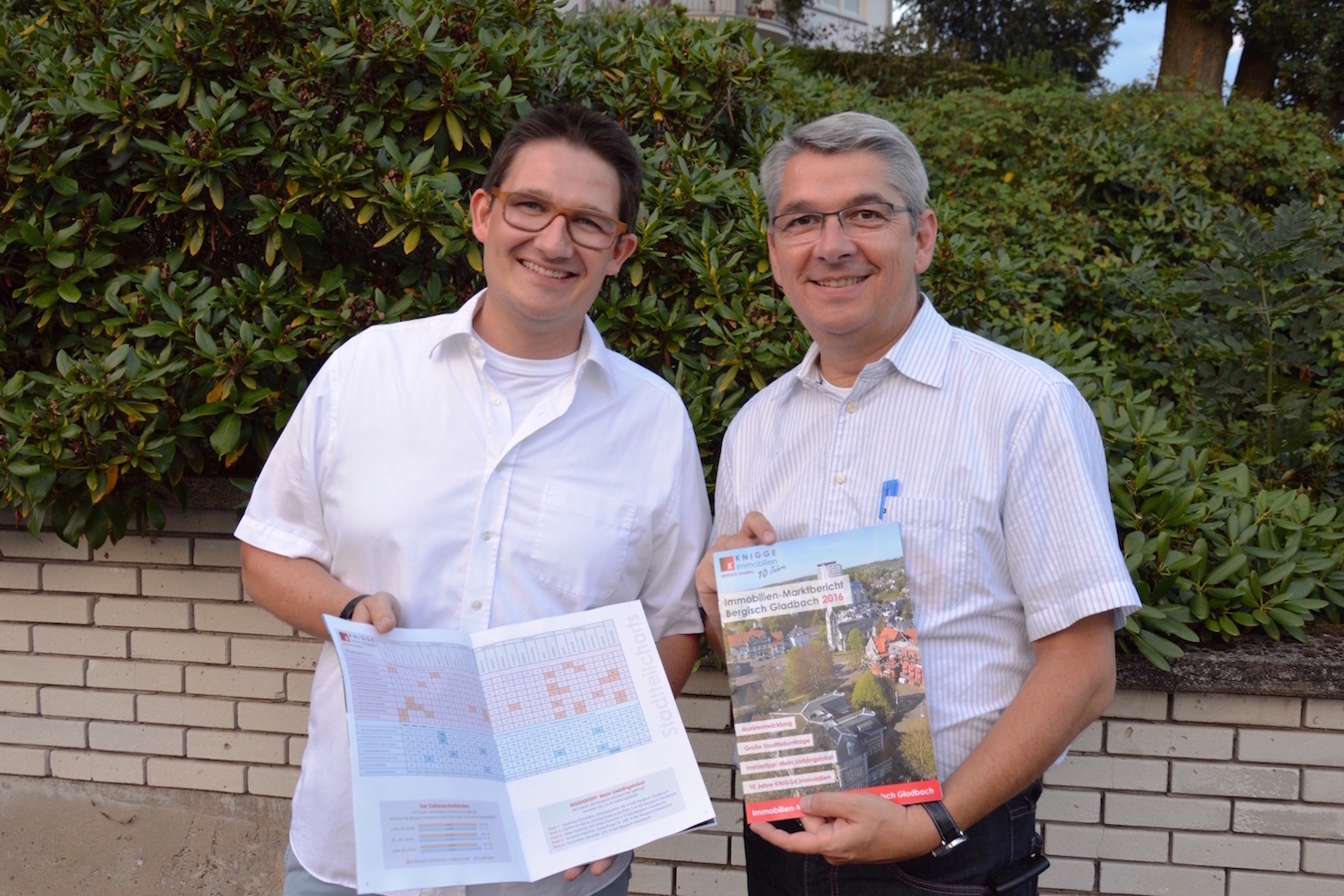 Oliver Knigge und Lutz Urbach präsentieren die Stadtteilumfrage Bergisch Gladbach (Bildquelle: @Knig Oliver Knigge und Lutz Urbach präsentieren die Stadtteilumfrage Bergisch Gladbach (Bildquelle: @Knig