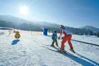 Kinderskikurs bei Sonnenschein Kinderskikurs bei Sonnenschein