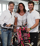 Sonja Schwan-Kirscht, Rigo Thiel (l.) und Bastian Nutt organisieren die Fahrradtour. © der reporter Sonja Schwan-Kirscht, Rigo Thiel (l.) und Bastian Nutt organisieren die Fahrradtour. © der reporter
