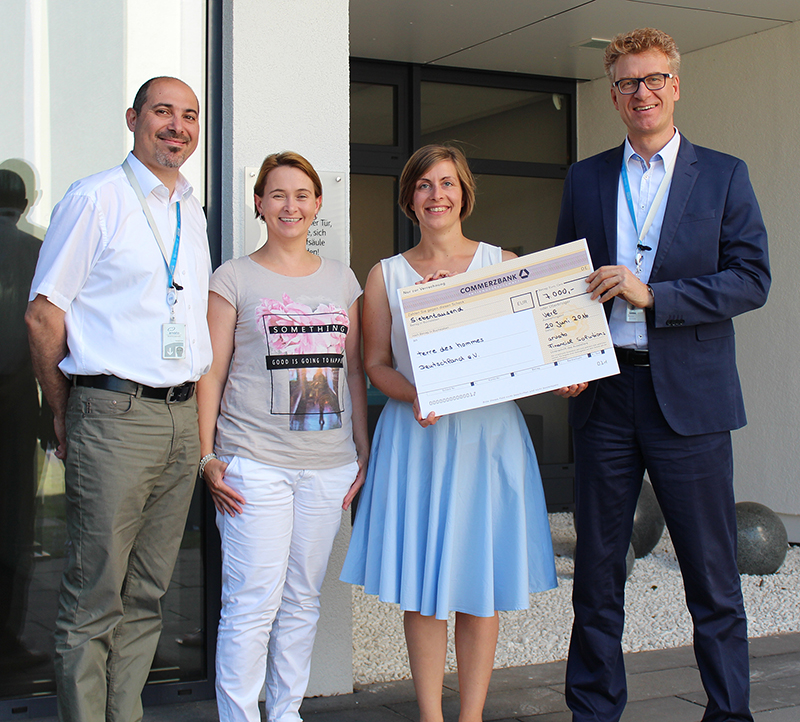 Spendenübergabe von Arvato Financial Solutions an terre des hommes Spendenübergabe von Arvato Financial Solutions an terre des hommes