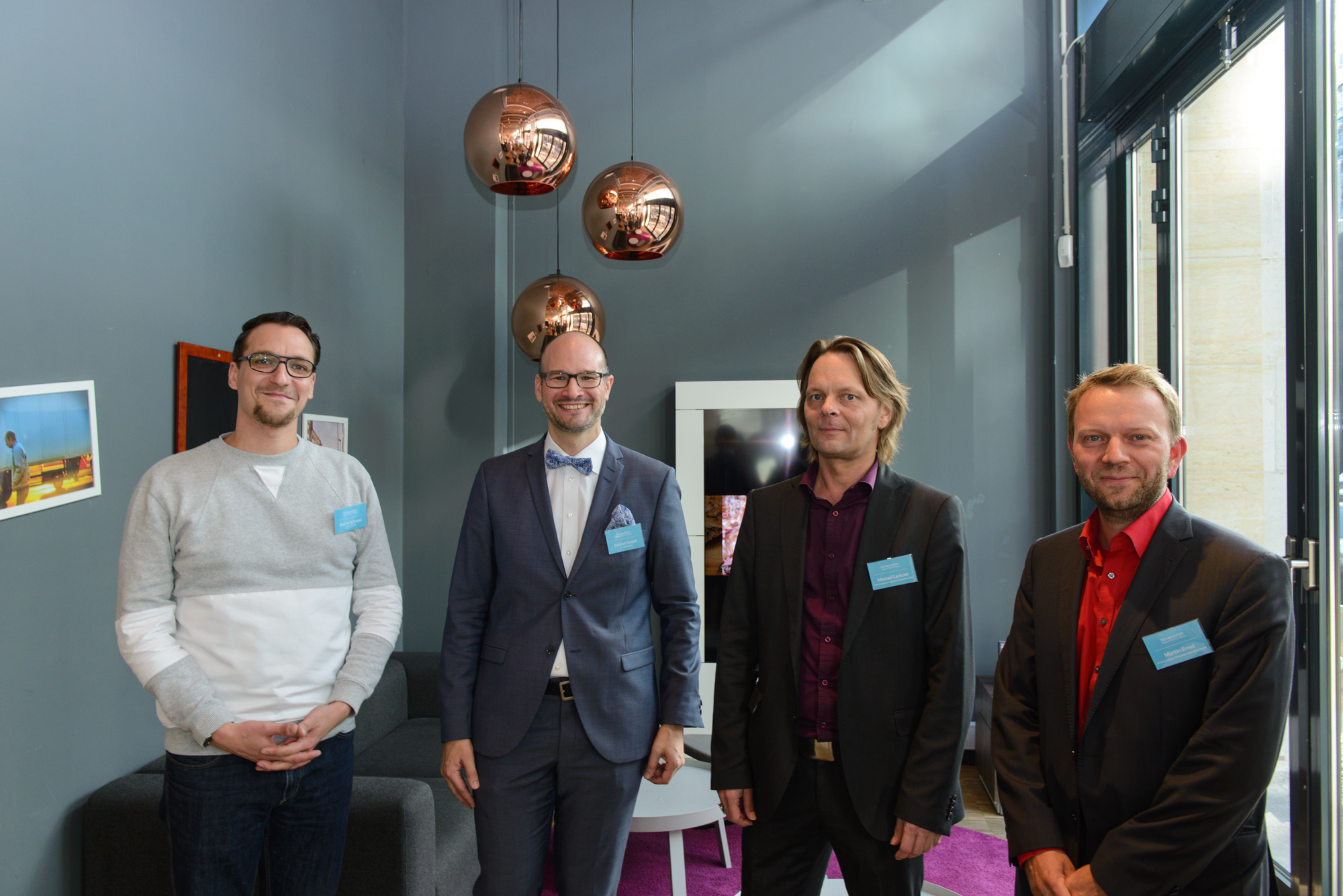 Netzgestalten: M.Schrepel, C. Vossel, M. Lackner, M. Ernst Foto: M. G Netzgestalten: M.Schrepel, C. Vossel, M. Lackner, M. Ernst Foto: M. G
