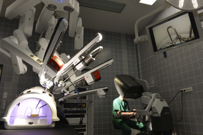 Neues DaVinci-System kombiniert mit speziellem OP-Tisch eröffnet schonendere Operationen Neues DaVinci-System kombiniert mit speziellem OP-Tisch eröffnet schonendere Operationen