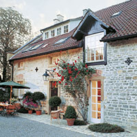 Ein Ferienhaus kann eine lukrative und sichere Investition sein.(Bild: Bausparkasse Schwäbisch Hall) Ein Ferienhaus kann eine lukrative und sichere Investition sein.(Bild: Bausparkasse Schwäbisch Hall)