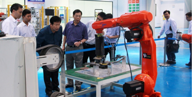 Roboter-Fertigung in der MEC führt die Strategien?Made in China 2025?und?Industrie 4.0" zusamme Roboter-Fertigung in der MEC führt die Strategien?Made in China 2025?und?Industrie 4.0" zusamme