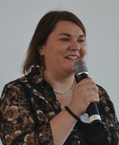 Nicht nur am Mikro aktiv: Anne Steyer vom Career Service bietet individuelle Beratung. Foto: Motzko Nicht nur am Mikro aktiv: Anne Steyer vom Career Service bietet individuelle Beratung. Foto: Motzko