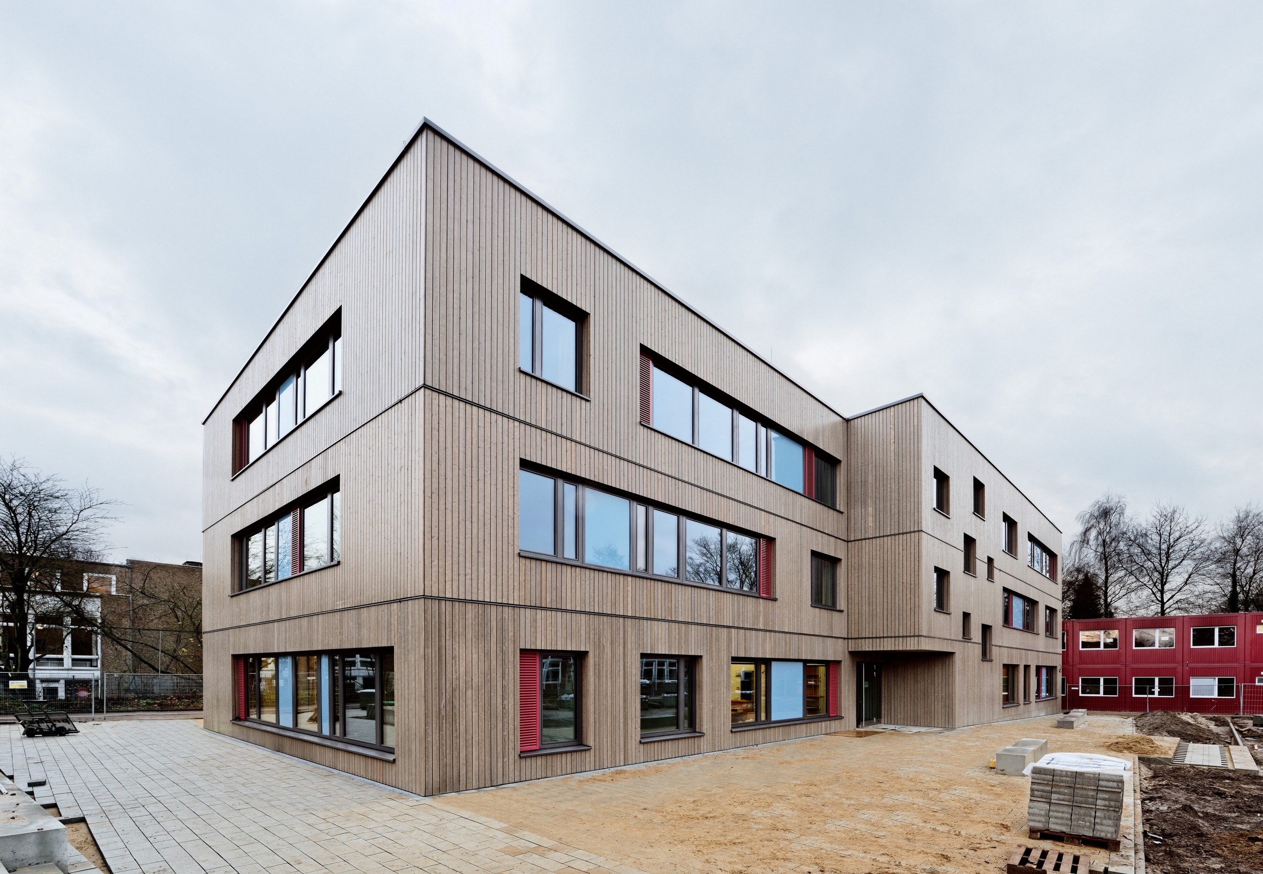 Die Primärkonstruktion der Gebäude besteht aus einer tragenden Brettsperrholz-Wand-Konstruktion. (Fo Die Primärkonstruktion der Gebäude besteht aus einer tragenden Brettsperrholz-Wand-Konstruktion. (Fo