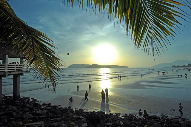 Der Cenang Beach auf Langkawi Der Cenang Beach auf Langkawi