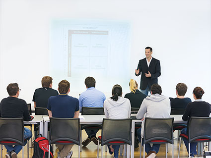 Deutsche Hochschule informiert am Weiterbildungstag 2016über ihr Studienangebot Deutsche Hochschule informiert am Weiterbildungstag 2016über ihr Studienangebot