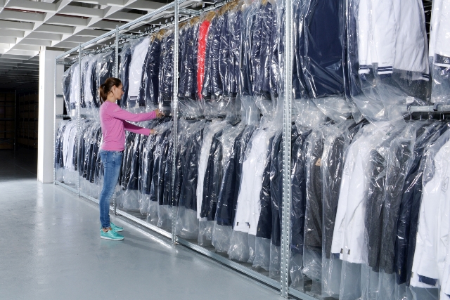 Textilregal für Hängeware mit großer Flexibilität (Bildquelle: fuljoyment AG)