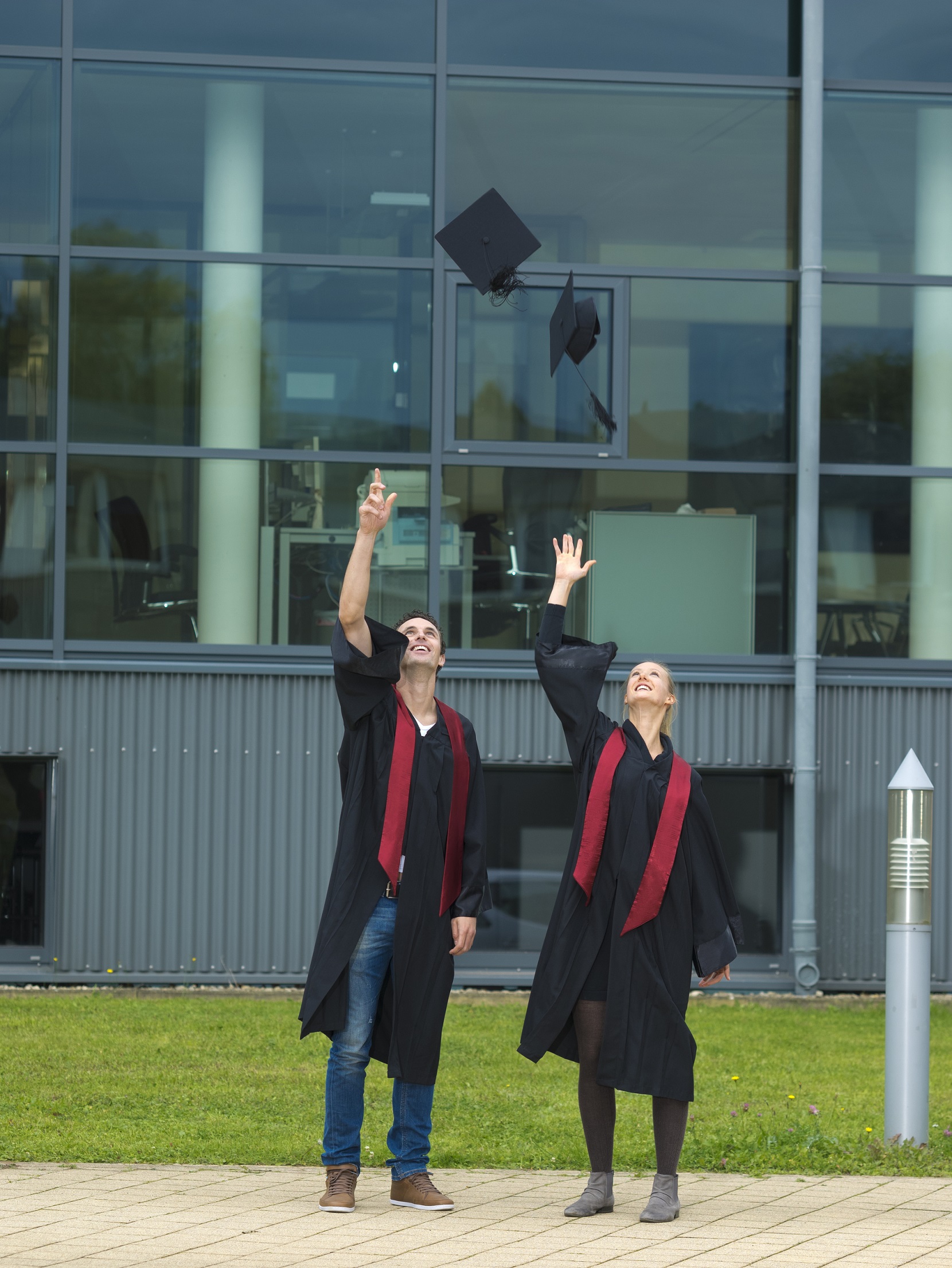 Studenten setzen auf leistungsfähigen Online-Campus, so wie an der DHfPG Studenten setzen auf leistungsfähigen Online-Campus, so wie an der DHfPG