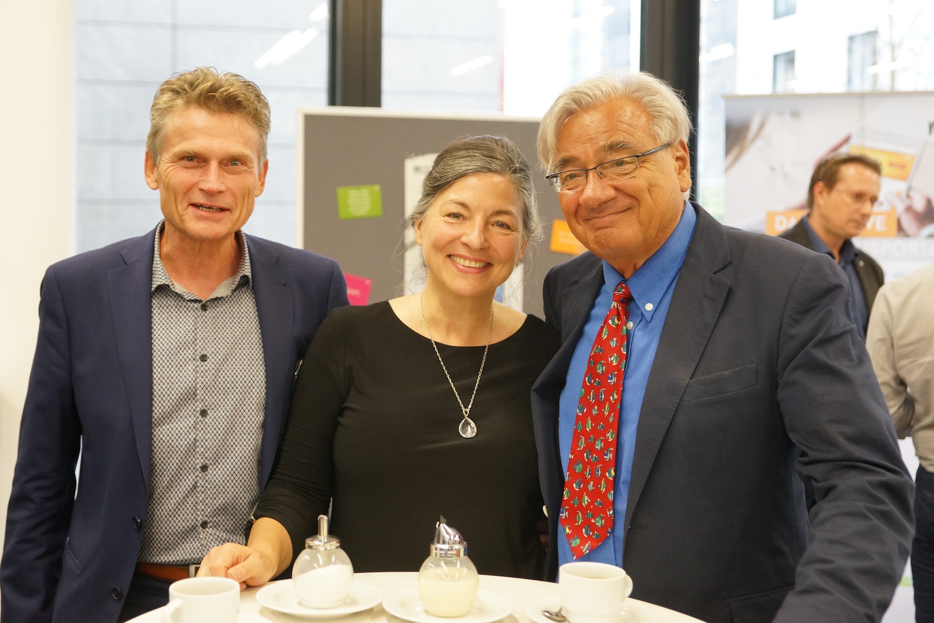 V.l.n.r. brainLight-Consultant Peter Häfner, brainLight-Gf Ursula Sauer, Prof. Dr. Badura V.l.n.r. brainLight-Consultant Peter Häfner, brainLight-Gf Ursula Sauer, Prof. Dr. Badura