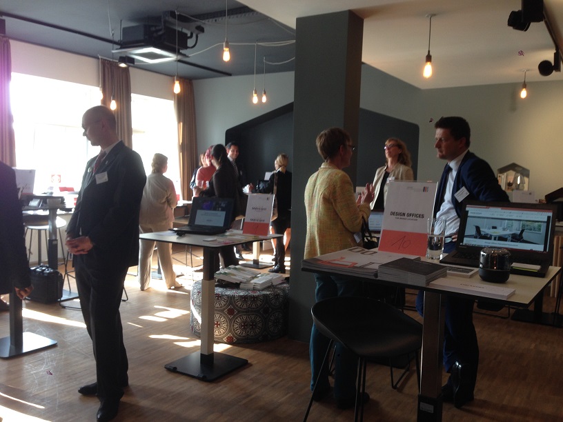 Intensive Gespräche bei der Certified-Roadshow"The Better Place Tour 2016" (Bildquelle: Ce