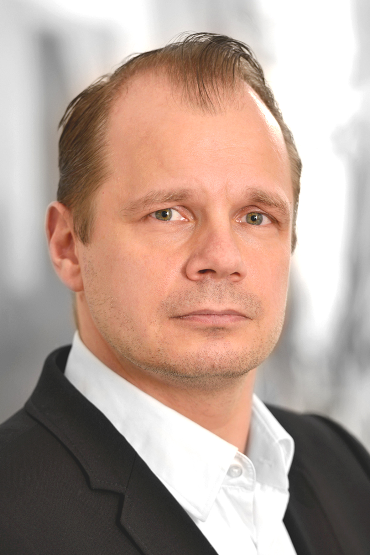 Sven Bruck, geschäftsführender Gesellschafter der dialogagenten und Begründer des Empathischen CRMs Sven Bruck, geschäftsführender Gesellschafter der dialogagenten und Begründer des Empathischen CRMs