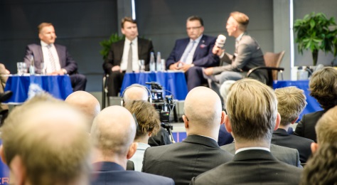 Gespannt verfolgte das Publikum zur voll ausgebuchten Verleihung des Telematik Awards 2016 der Podiu