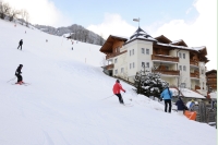 Skipiste neben dem Hotel Skipiste neben dem Hotel