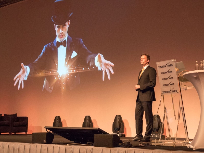 Florian Buzin (Geschäftsführer STARFACE) bei der Keynote im Dome Florian Buzin (Geschäftsführer STARFACE) bei der Keynote im Dome