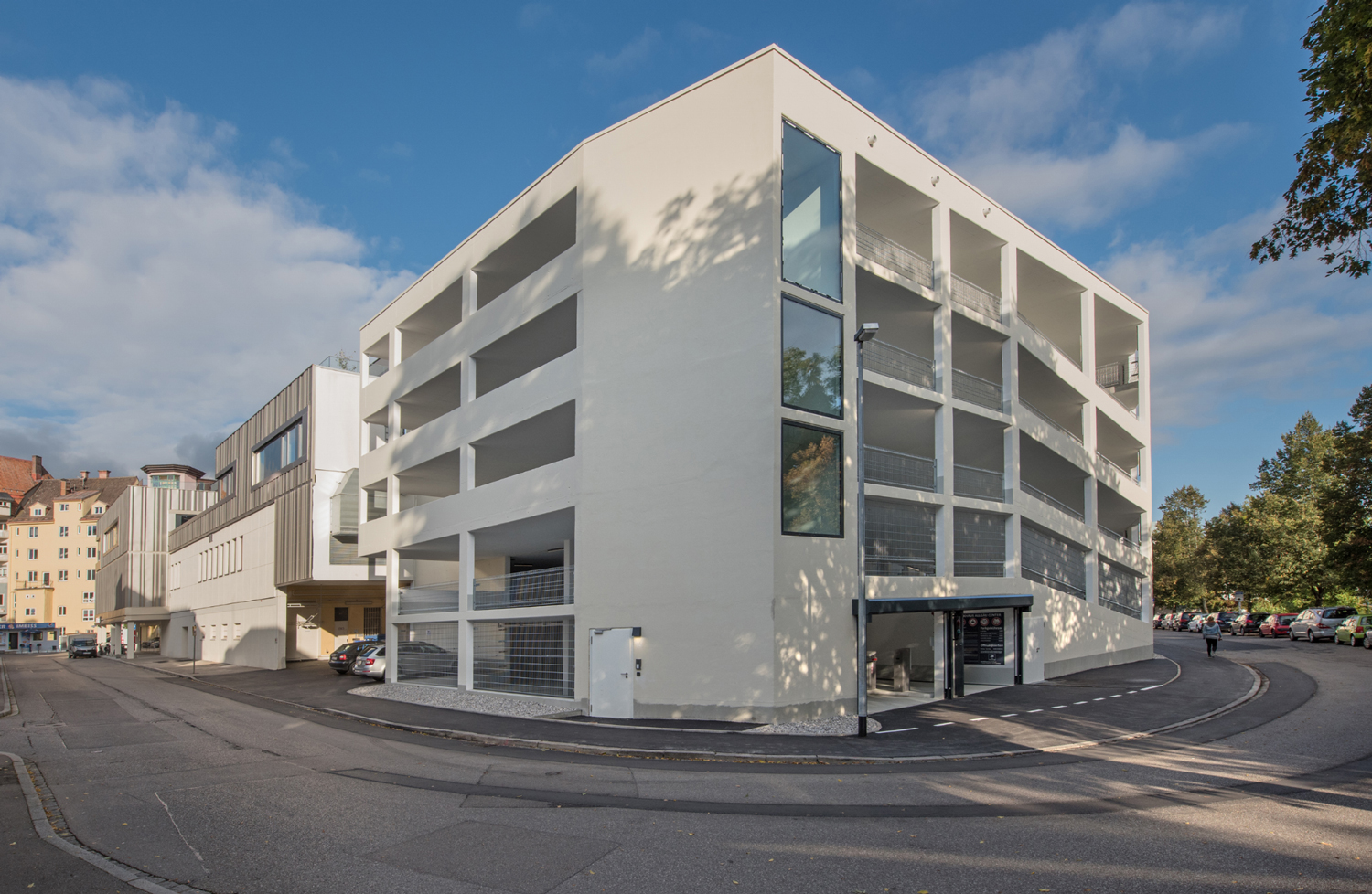 Das neue 5-geschossige Parkhaus direkt am Allgäu Center ist seit 1. Oktober 2016 in Betrieb. (Bildqu Das neue 5-geschossige Parkhaus direkt am Allgäu Center ist seit 1. Oktober 2016 in Betrieb. (Bildqu