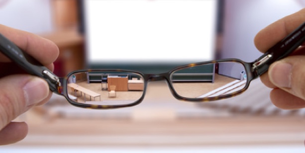 Augenarzt in Mainz bietet Behandlung bei Glaskörpertrübung an. (Bildquelle:©Sebastian Wolf - Fotolia Augenarzt in Mainz bietet Behandlung bei Glaskörpertrübung an. (Bildquelle:©Sebastian Wolf - Fotolia