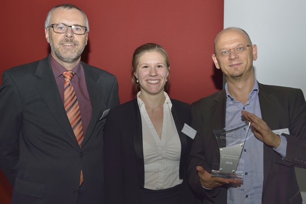 Andreas Mertens (rechts) gemeinsam mit Heilgard Sinapius und Hans-Joachim Giegerich (Bildquelle: Det Andreas Mertens (rechts) gemeinsam mit Heilgard Sinapius und Hans-Joachim Giegerich (Bildquelle: Det