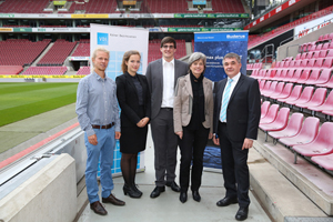 (v.l.) Christian Brosig (3. Preis), Julia Stuch (1. Preis), Joël Köhler, Ute Berg, Karl-Heinz Spix