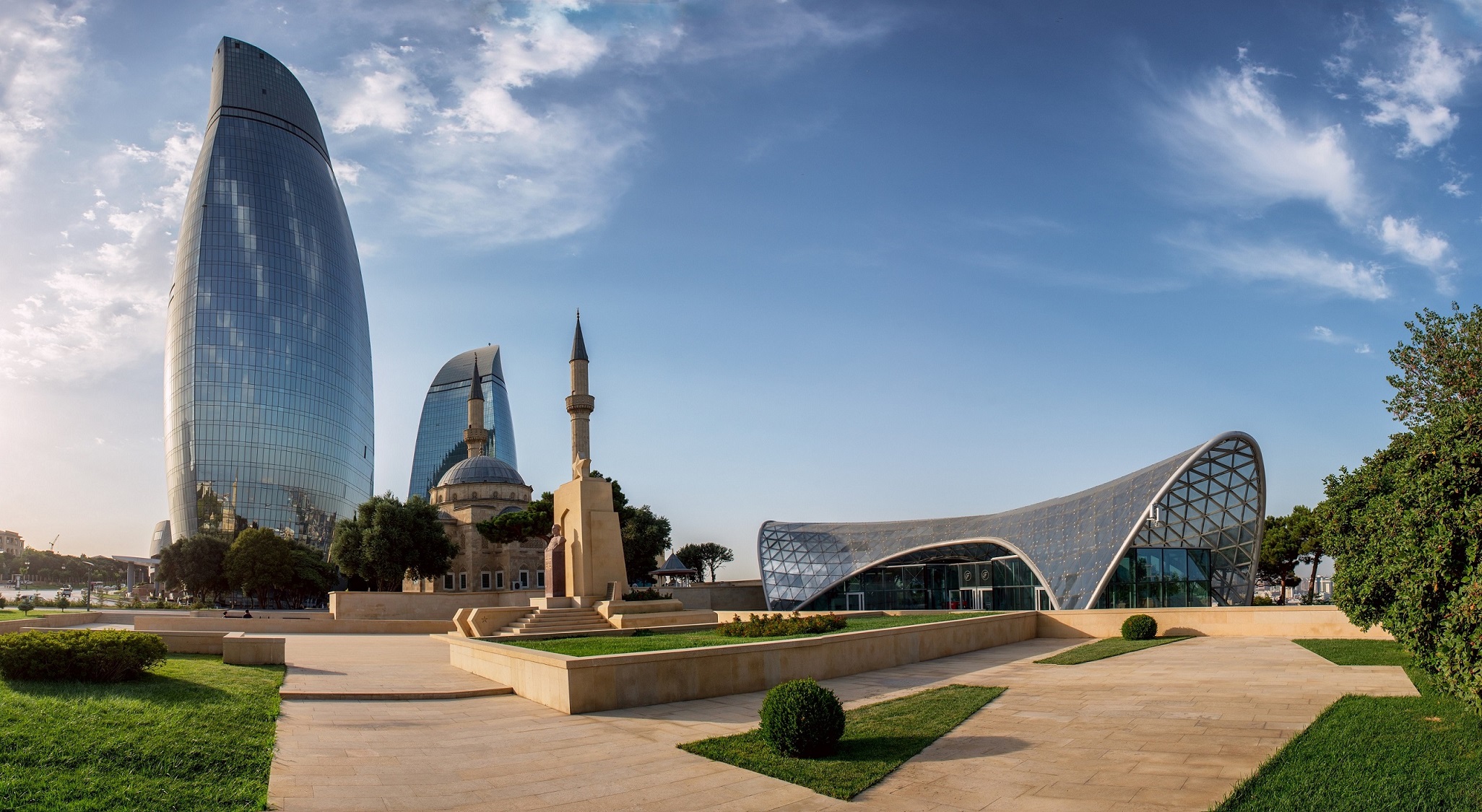 Die Hauptstadt Baku zeigt sich Aserbaidschan-Urlaubern auch von einer modernen Seite (Bildquelle: El Die Hauptstadt Baku zeigt sich Aserbaidschan-Urlaubern auch von einer modernen Seite (Bildquelle: El