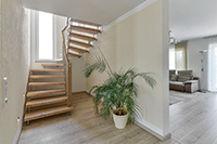 Eine Treppe wertet nicht nur das Wohnambiente auf. Sie bietet Sicherheit + Komfort. (Foto: Kenngott) Eine Treppe wertet nicht nur das Wohnambiente auf. Sie bietet Sicherheit + Komfort. (Foto: Kenngott)