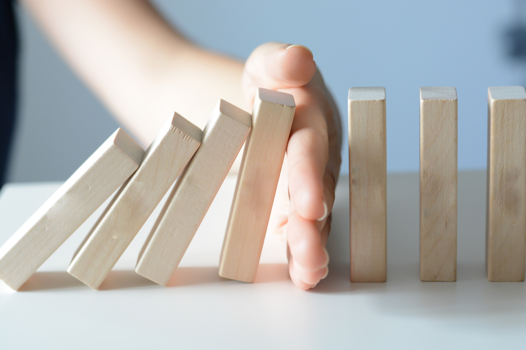 Ein Guter Outsourcing Partner schützt ihre IT-Infrastruktur vor Gefahren.  Urheber: adrian_ilie825