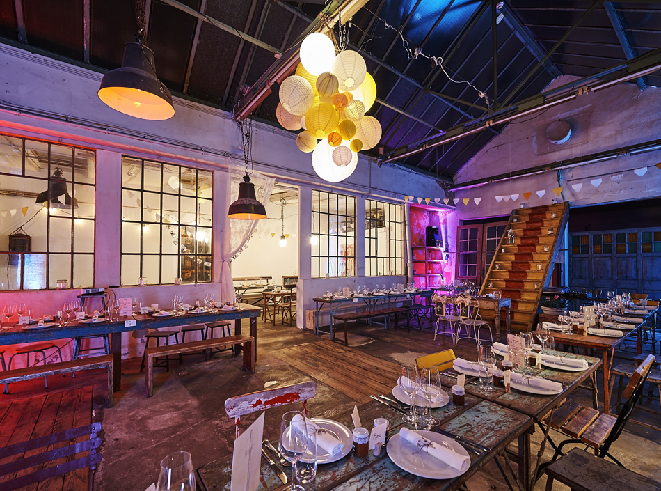Weihnachten im Rarehouse feiern: Ideale Location im Industrial Design in Köln (Bildquelle: @Christia Weihnachten im Rarehouse feiern: Ideale Location im Industrial Design in Köln (Bildquelle: @Christia