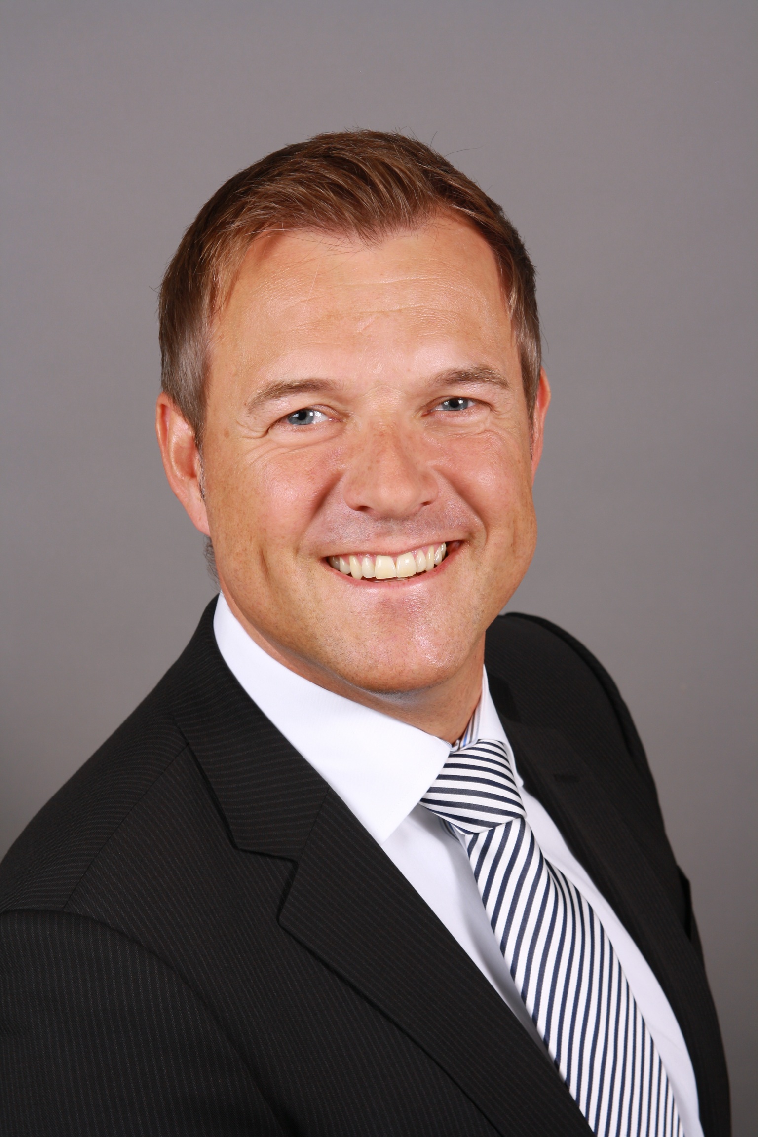 Andreas Spahn hat zum 1. Oktober die Standortleitung für die BMW Niederlassung Frankfurtübernommen. Andreas Spahn hat zum 1. Oktober die Standortleitung für die BMW Niederlassung Frankfurtübernommen.