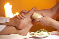 Beim Almyurveda im Hotel Zugspitze in Garmisch-Partenkirchen macht die Rettichmassage müde Füsse wie Beim Almyurveda im Hotel Zugspitze in Garmisch-Partenkirchen macht die Rettichmassage müde Füsse wie