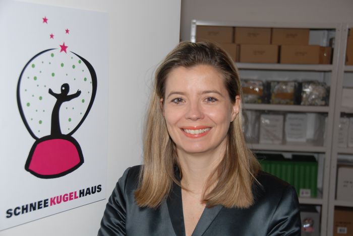 Schneekugelhaus-Gründerin Martina Schimmel
