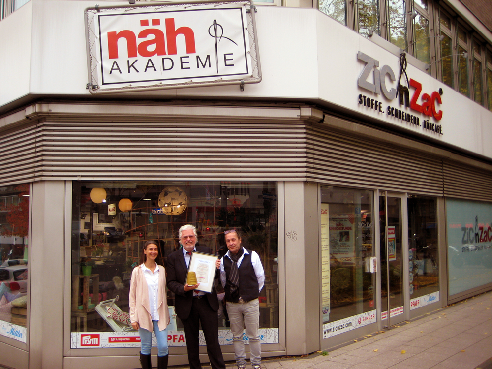 ZiC´nZaC-Näh-Akademie erhält 2016 den´Goldenen Fingerhut´. ZiC´nZaC-Näh-Akademie erhält 2016 den´Goldenen Fingerhut´.