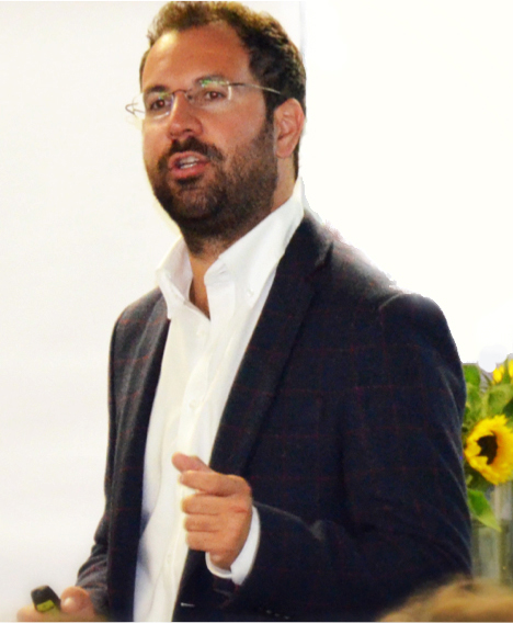 Christopher SpallGeschäftsführer der Markenidentitäts-Beratung Spall.macht.Marke Christopher SpallGeschäftsführer der Markenidentitäts-Beratung Spall.macht.Marke