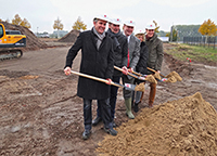 Grundsteinlegung – von links S. Hoveling, R. Kohl, M. Kemmer, Fr. Klein und Bgm. D. Zimmermann.