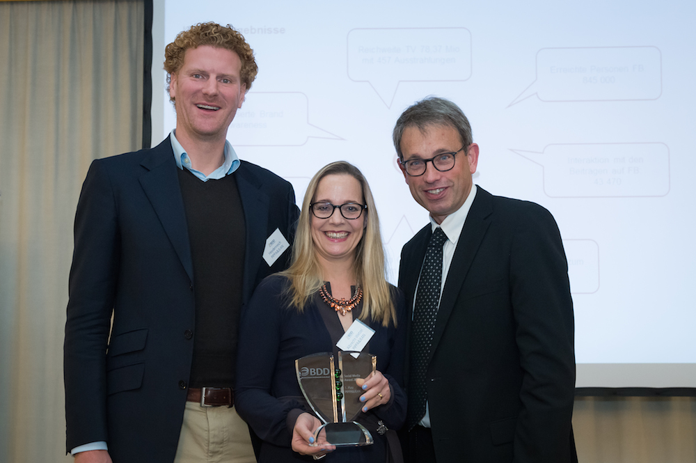 Gerald Heydenreich und Annette Albrecht-Wetzel, beide Pippa&Jean, mit Jochen Acker vom BDD (Bild Gerald Heydenreich und Annette Albrecht-Wetzel, beide Pippa&Jean, mit Jochen Acker vom BDD (Bild
