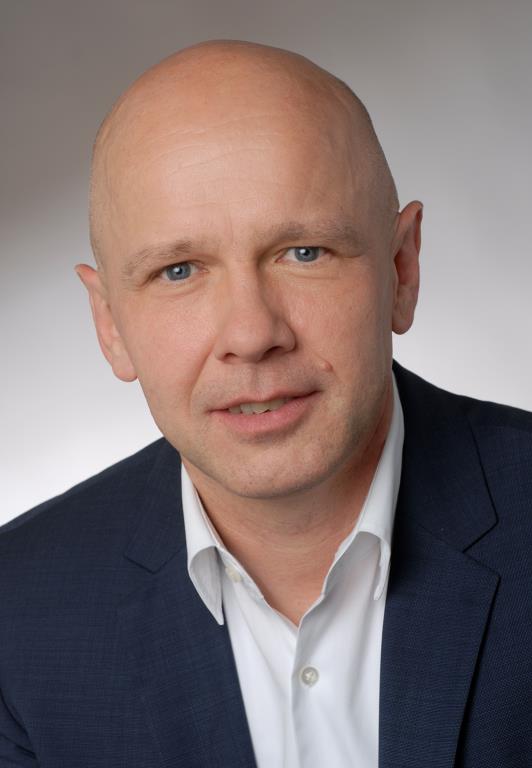 Uwe Paul: seit 1. November 2016 Commercial Director bei Hisense Germany Uwe Paul: seit 1. November 2016 Commercial Director bei Hisense Germany