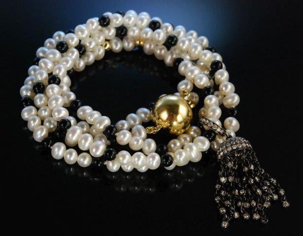 Diamant-Tassel von Die Halsbandaffaire - das perfekte Geschenk für Ladies Diamant-Tassel von Die Halsbandaffaire - das perfekte Geschenk für Ladies