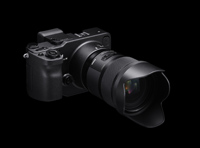 (FOTO: SIGMA) Die sd Quattro mit Objektiv (FOTO: SIGMA) Die sd Quattro mit Objektiv