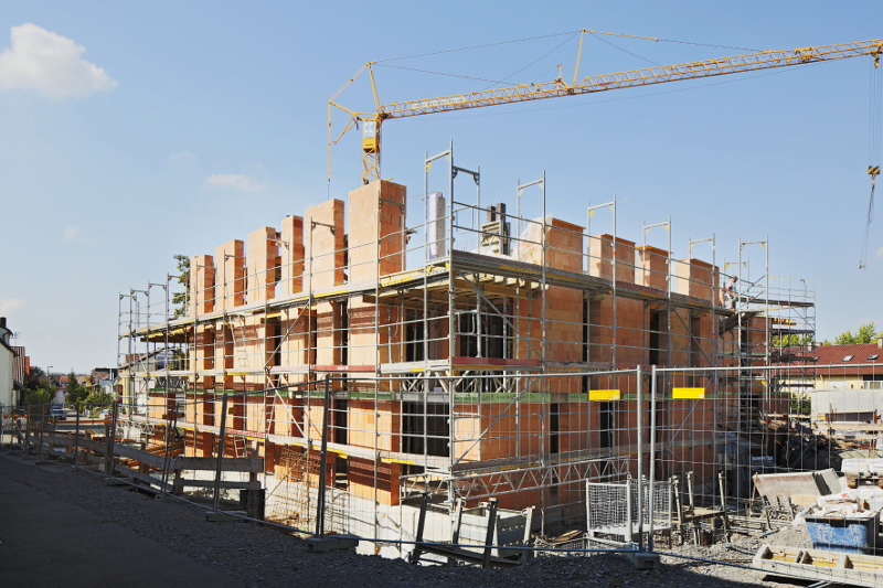 Das Mehrgenerationenhaus in Leonberg überzeugt mit energetisch hochwertigem Ziegel-Mauerwerk. (Bild:
