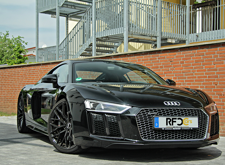 Audi R8 in Frankfurt (Bildquelle: @ copyright rfc-cars.de) Audi R8 in Frankfurt (Bildquelle: @ copyright rfc-cars.de)